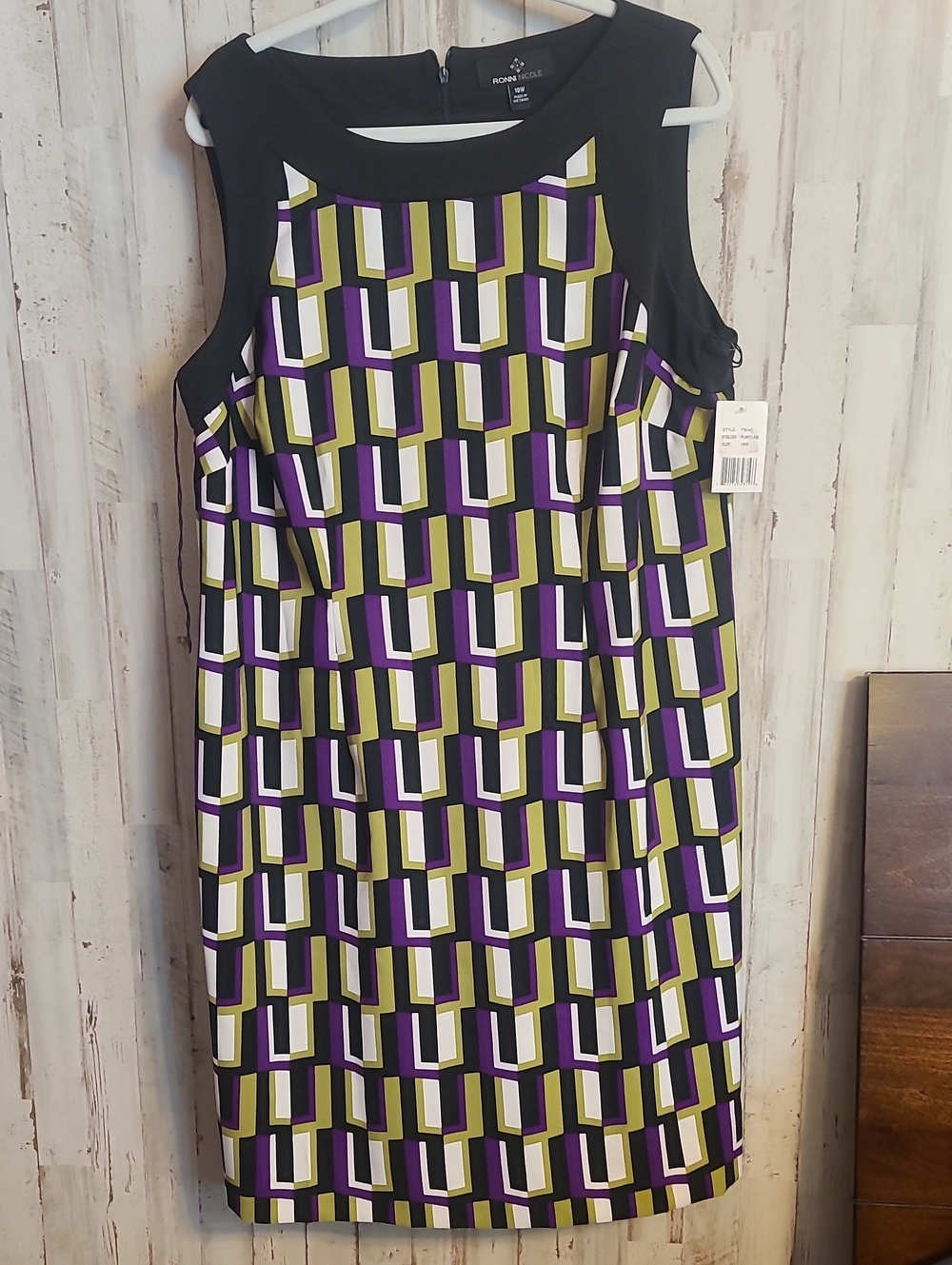 Ronni Nicole Sleeveless Geometric Midi Dress in Black, Purple & Olive